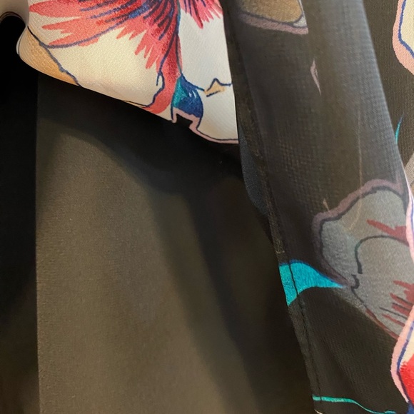 Valerie Stevens Sleeveless Top with Hi-Lo Hem Floral Pattern Size Small‎ - Picture 7 of 11